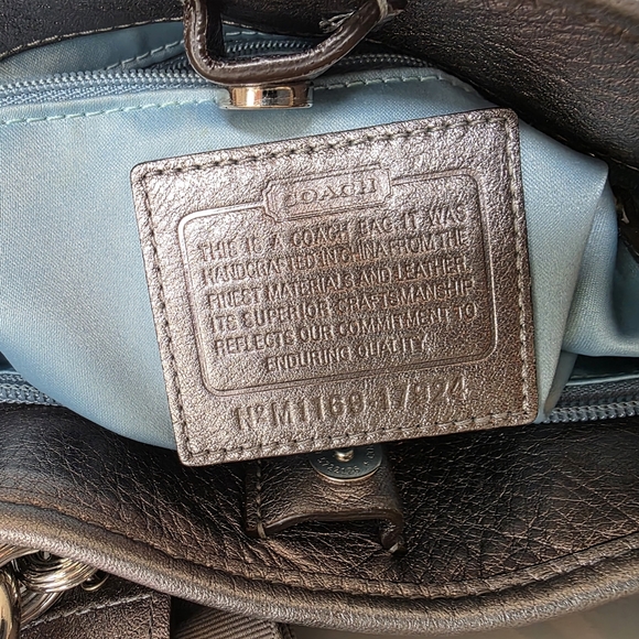 Coach Poppy Y2k Pushlock North South Tote- Metallic Silver  & Coach Linus Charm - Picture 16 of 16